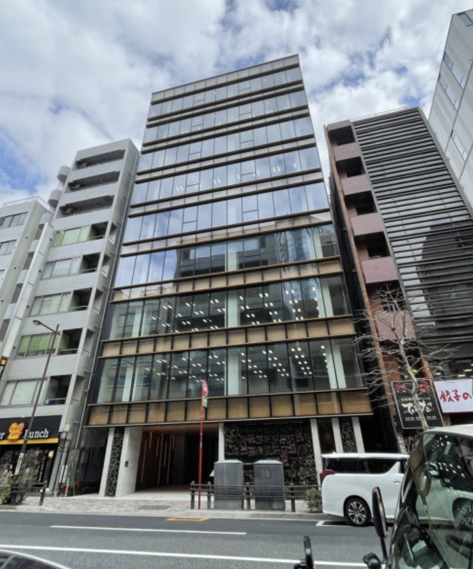 本社が入居する水道橋のビル外観
